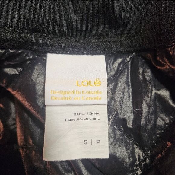 Size Small LOLE Thermal Quilted Faux Leather Skirt - Picture 4 of 4